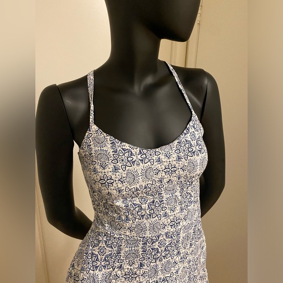 Abstract Printed Short Dress - Picture 2 of 9